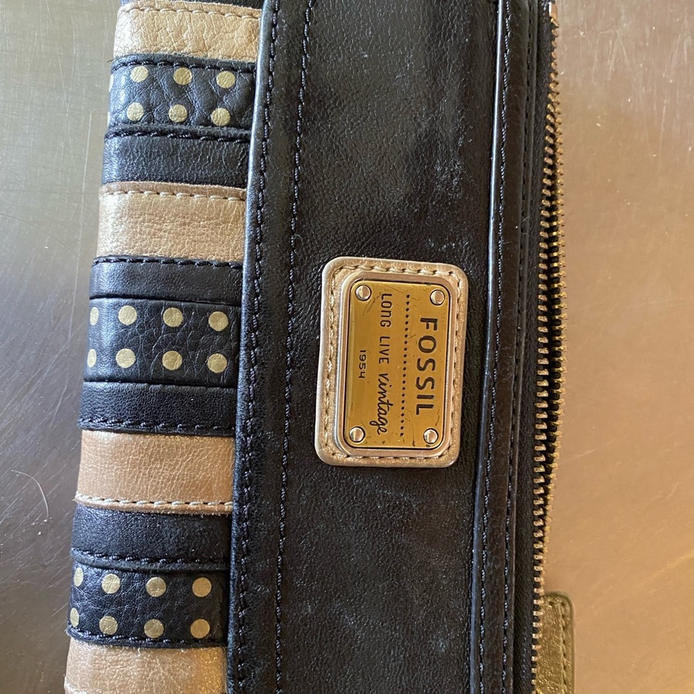 Fossil wallet